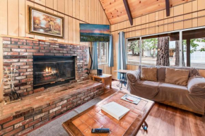 Bear Crossing - Walk to Snow Summit! Visit this charming mountain home compete with foosball table